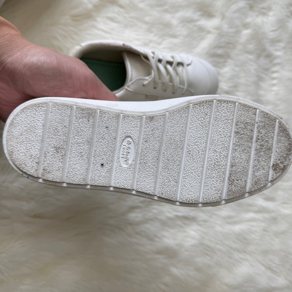 Dr. Scholl's Shoes Girls  Faux Leather Casual And Fashion Sneakers size 3M - Picture 3 of 7